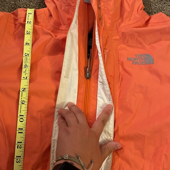 The North Face Raincoat - Picture 7 of 9